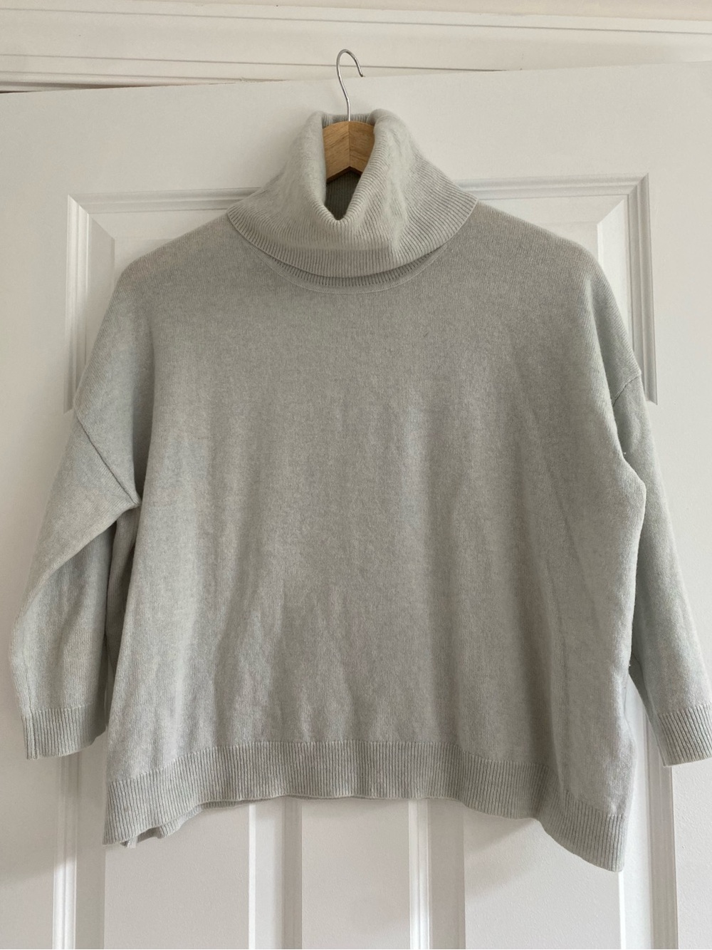 Cashmere Women's Light Blue Turtleneck Boxy Drop Shoulder Sweater, Sz XS
